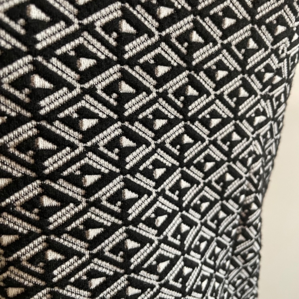 Geometric Structured Square Neck Fitted Black Whi… - image 6